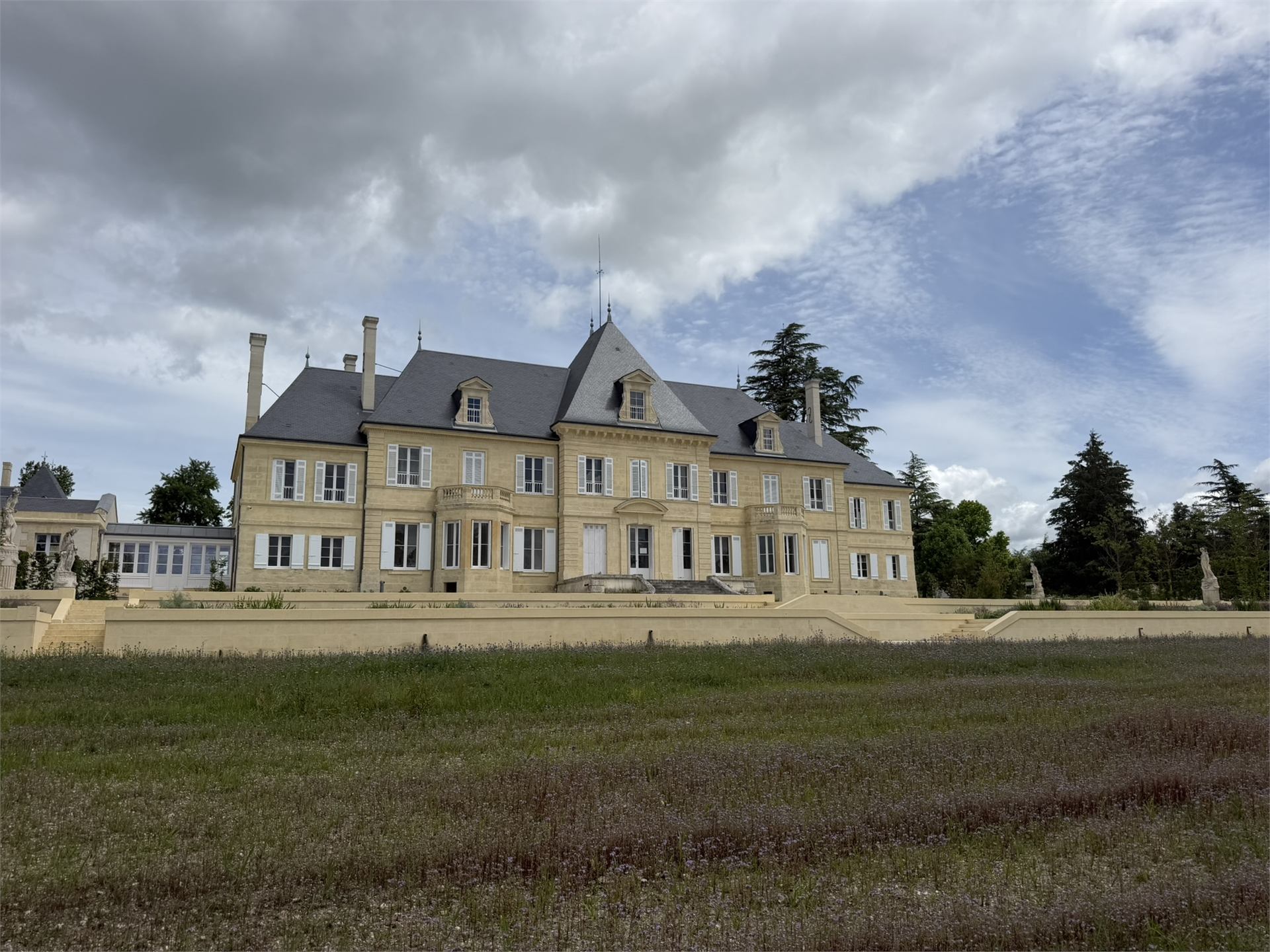 Château restauré, chantier Malleret en Gironde